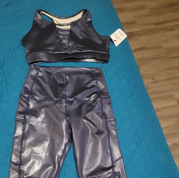 Sport clothes - Picture 2 of 3